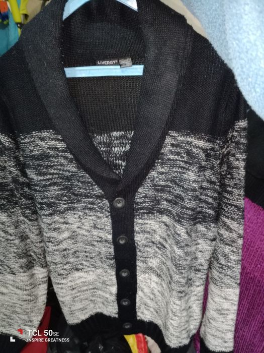 Vendo roupa usada em muito bom estado ( calçado e malas )