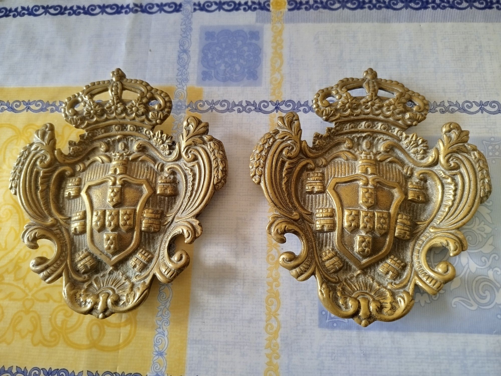 Cinzeiros com Brasão