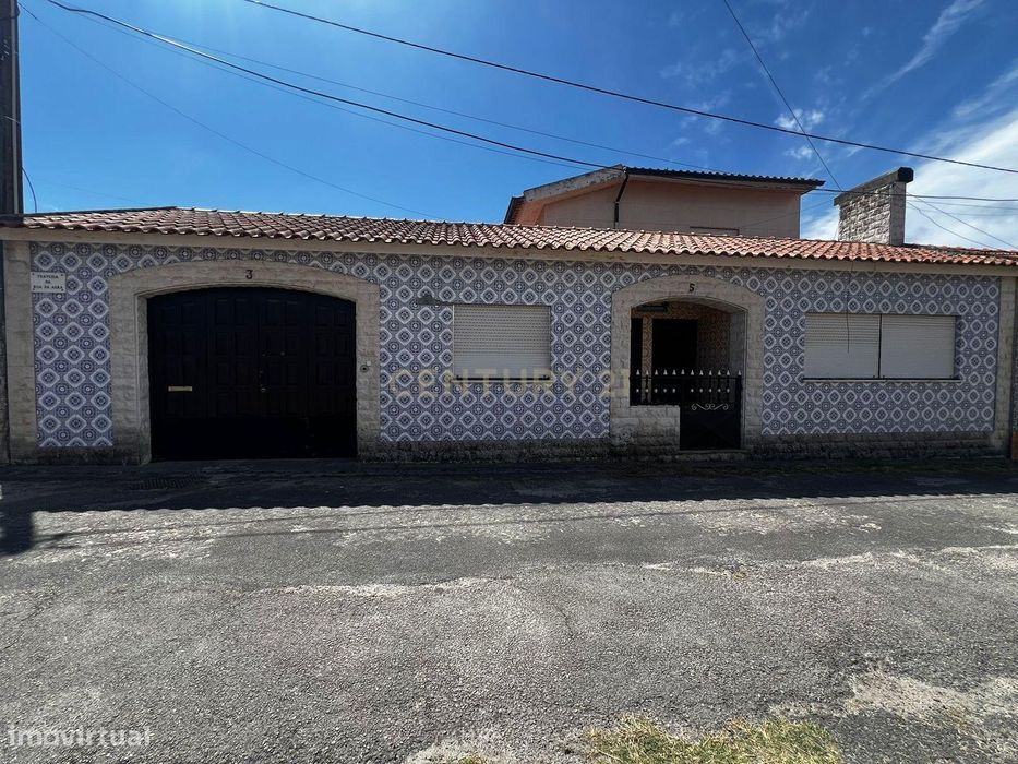 Casa Espetacular em Esgueira com Jardim e Garagem