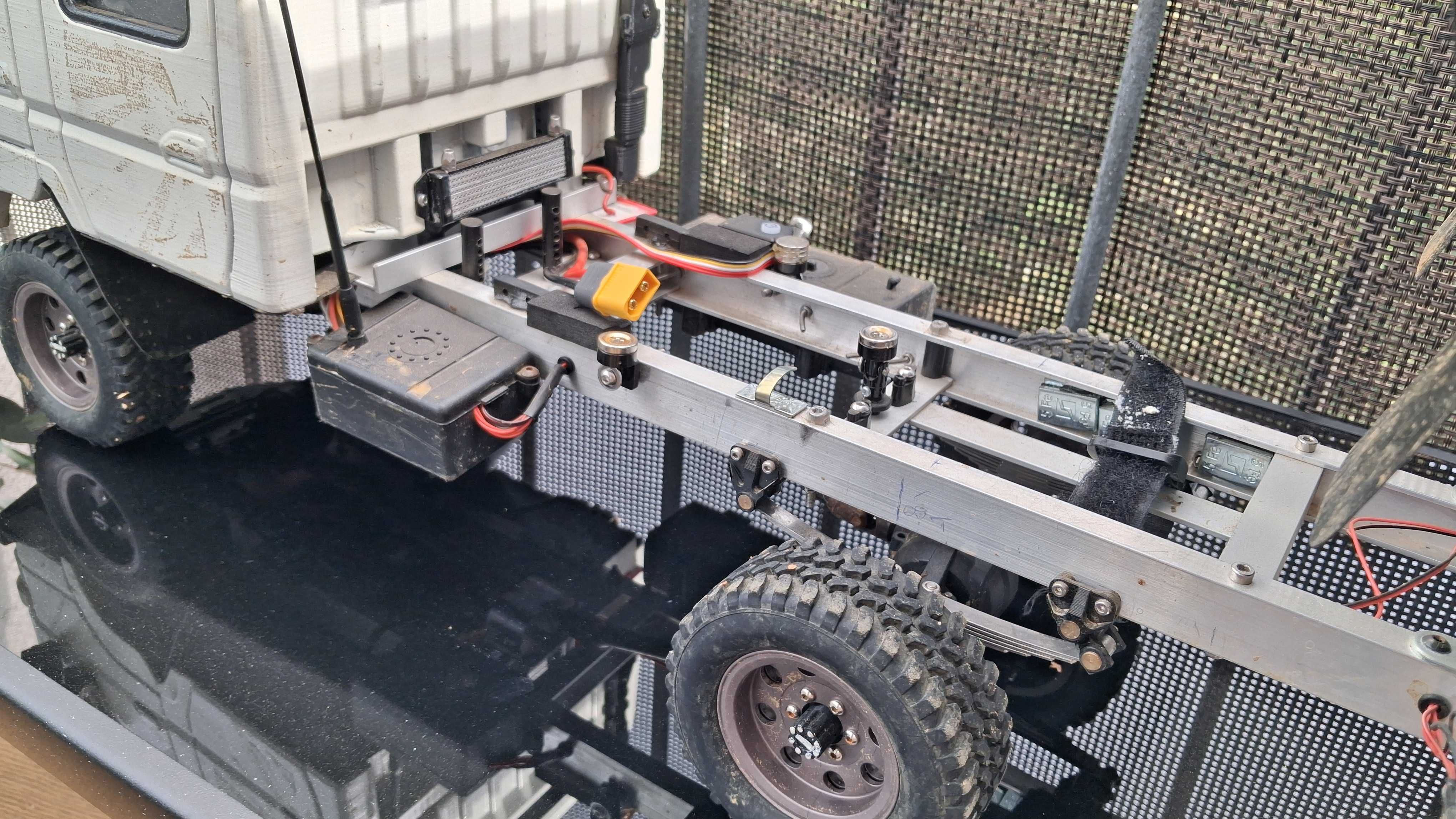 RC trial ciężarówka Mitsubishi Fuso 4x4