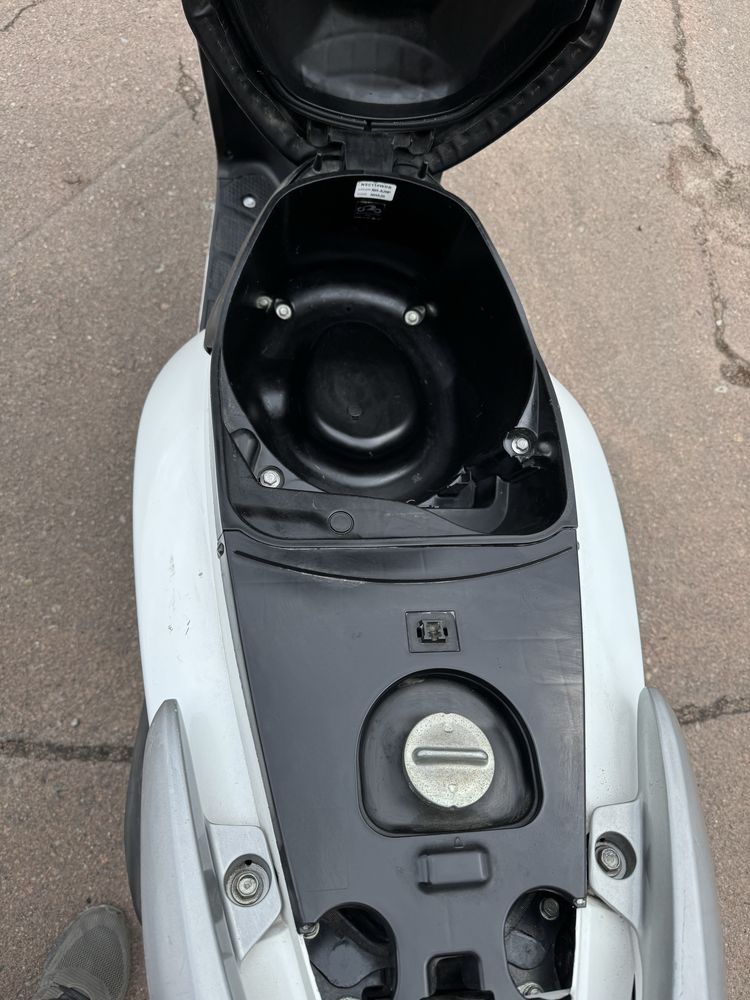 Скутер макси - скутер Хонда Діо 110 з контейнера