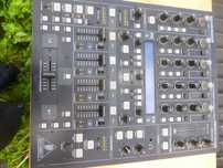 BEHRINGER DDM 4000, como novo