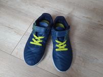 Buty sportowe KIPSTA adidaski halówki r. 32 Decathlon do piłki nożnej