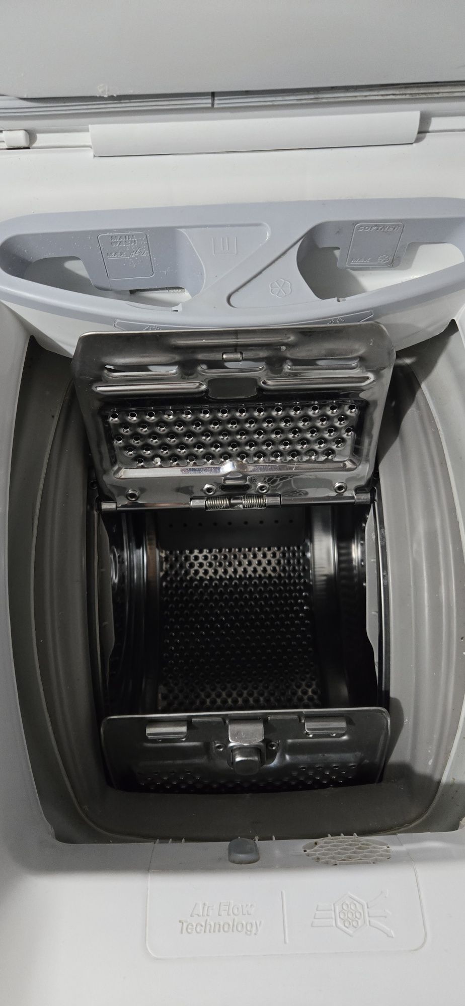 Продам пральну машину ZANUSSI ZWY61023WI