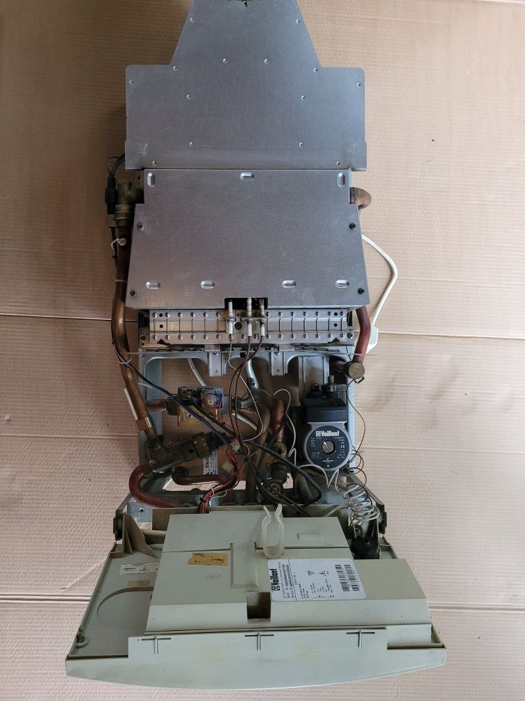 Piec Vaillant VUW PL 240-3 CZĘŚCI zawór pompa czujnik płyta