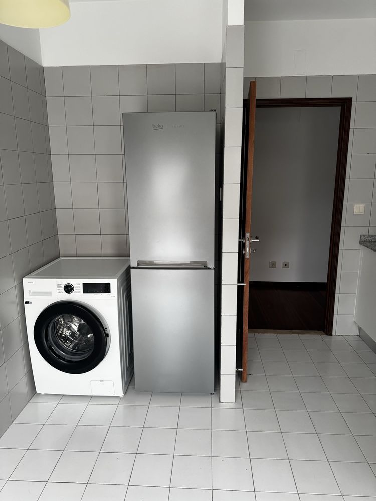 Apartamento T1 (com 2 quartos) com Generoso terraço