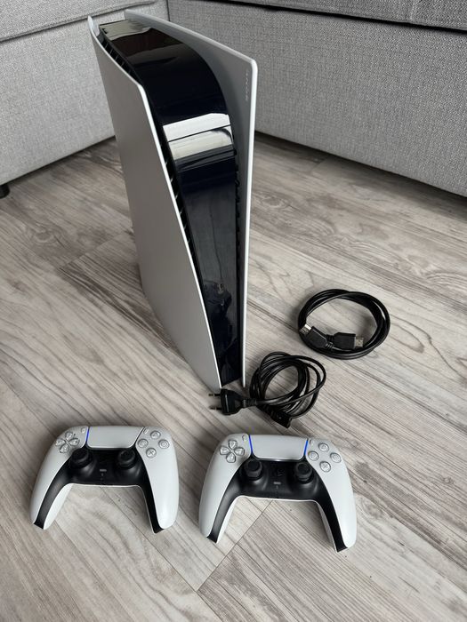 Play Station 5 Digital C Chasis +2 pady +kabel hdmi, świetny stan