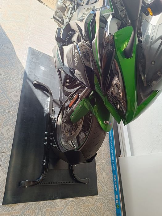 Suporte de arrumação para motos