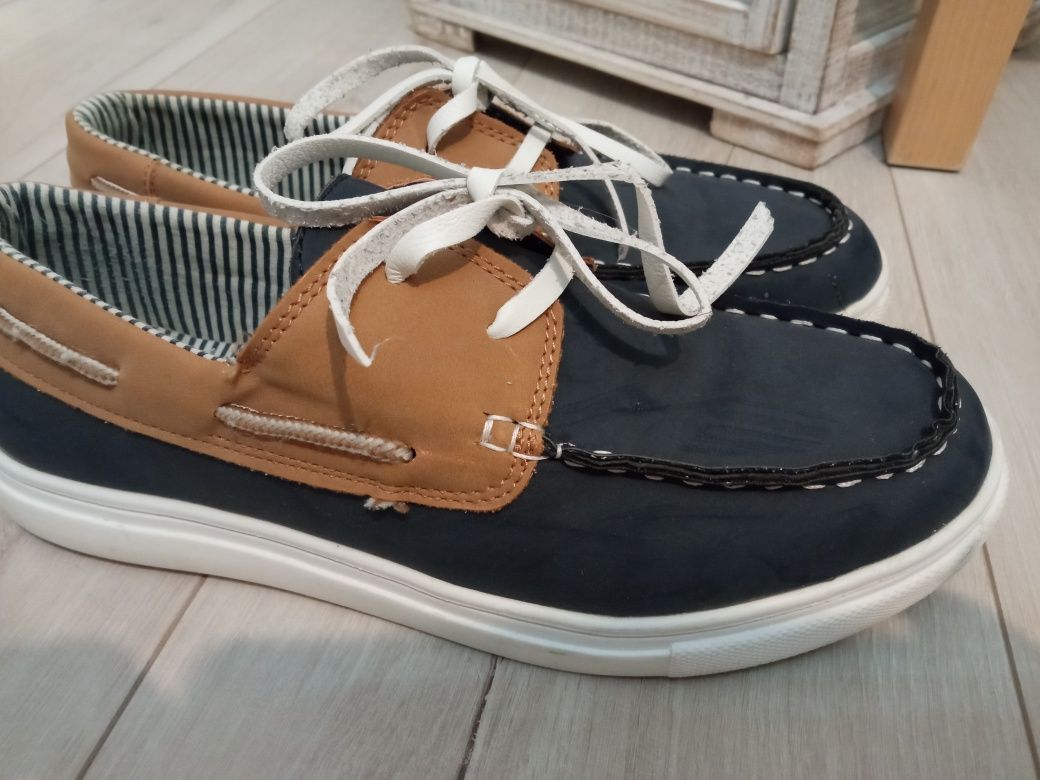 Buty halowe Reserved rozm 39 stan db