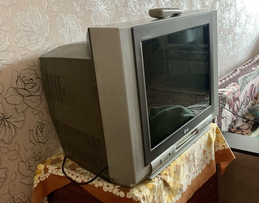 Телевізор LG Flatron 21 дюйм плаский екран