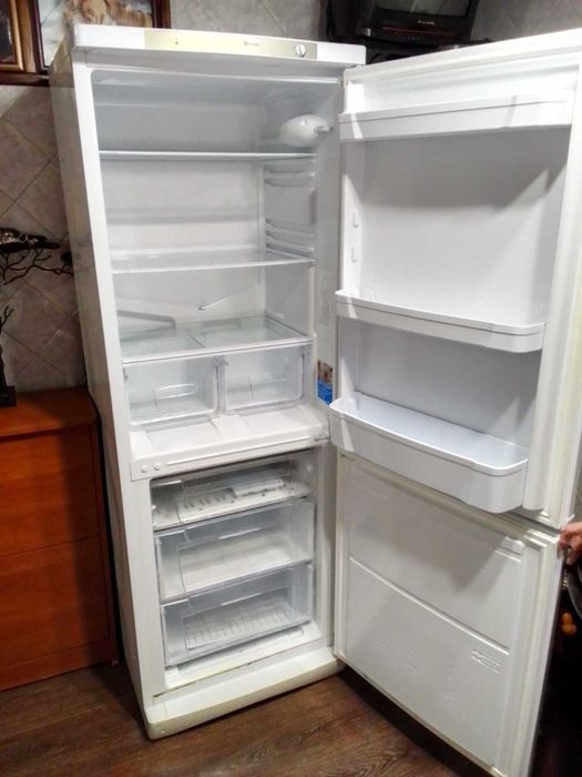 Холодильник Индезит. Покупали в 2021г.