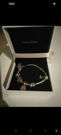 Bransoletka Pandora oryginalna z charmsami.