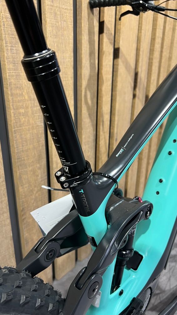 Nova E-Bike Carbono Bianchi T-Tronik FX PRO