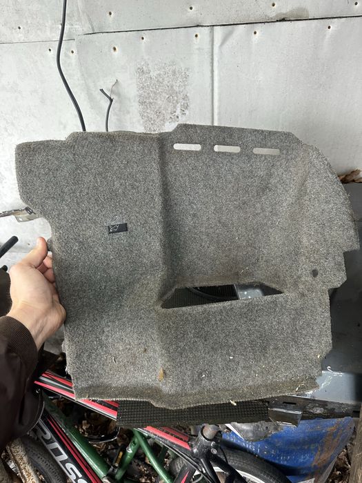 Обшивка багажника bmw e34