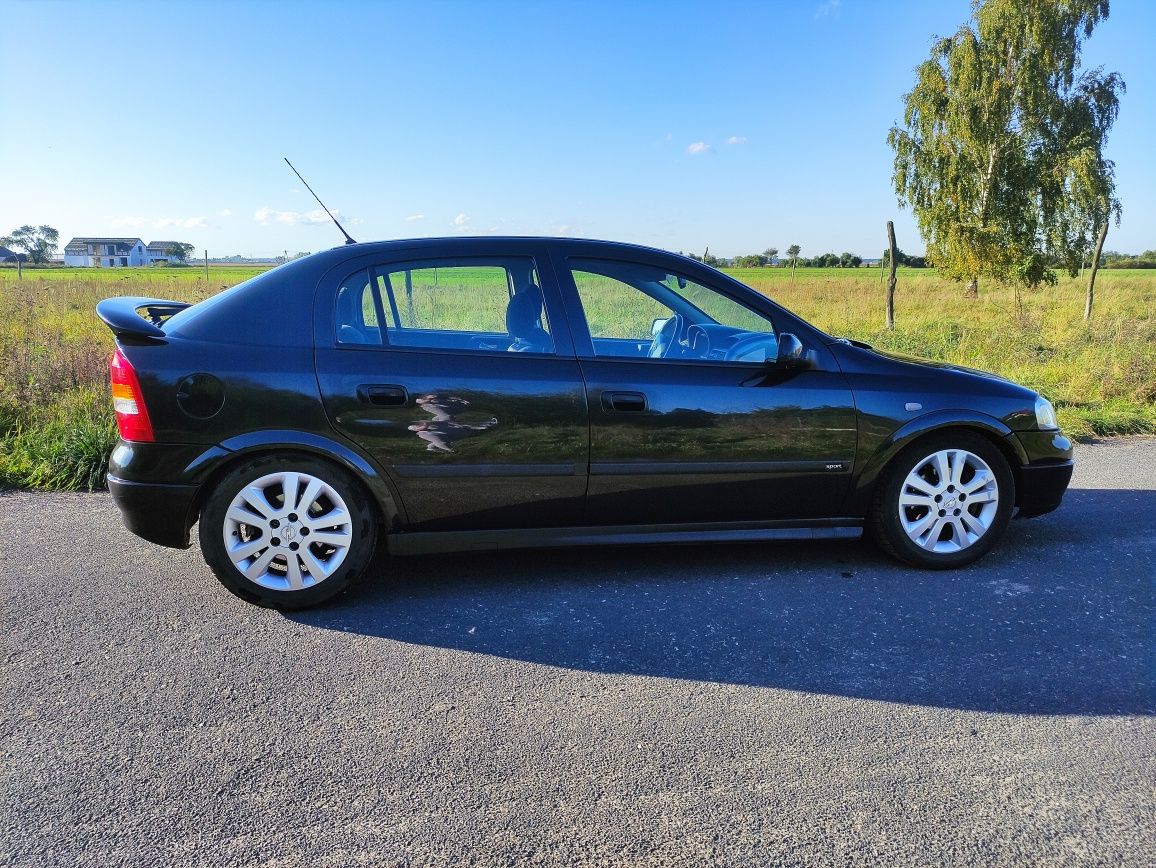 Opel Astra 2.0 benzyna 2000r niski przebieg