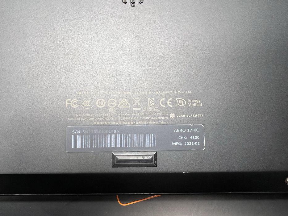 3 Ноутбук Gigabyte Aero 17 KC i7-10870H/16/1Tb/RTX3060/17,3/300Hz