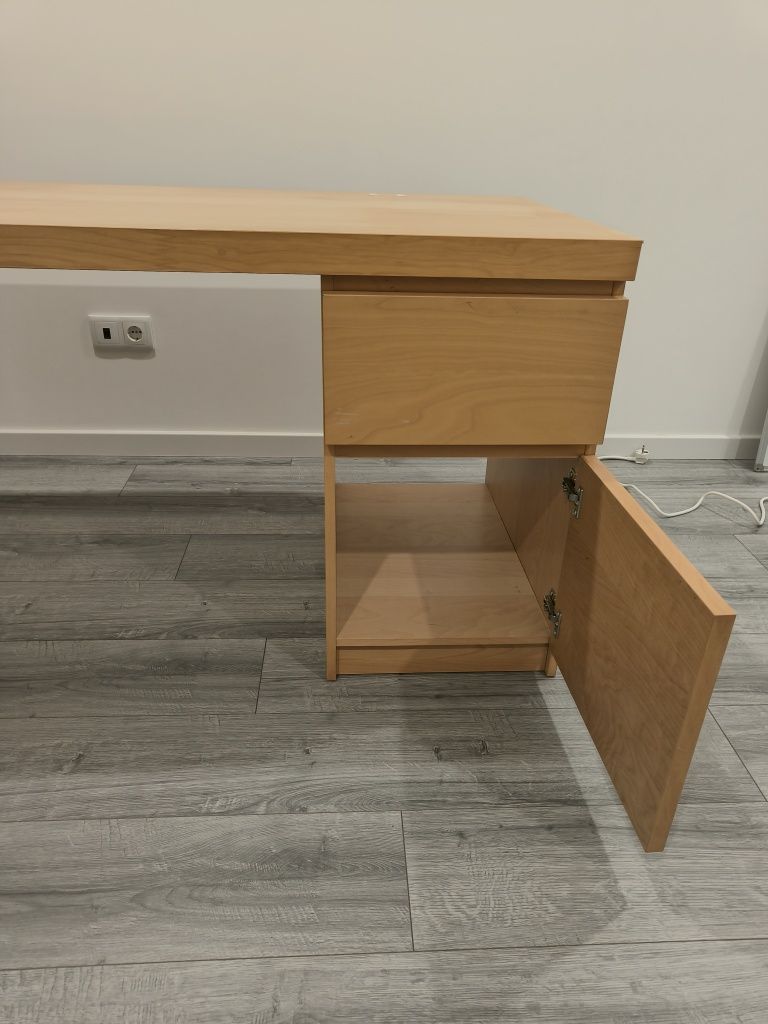 Mesa IKEA escritorio bege