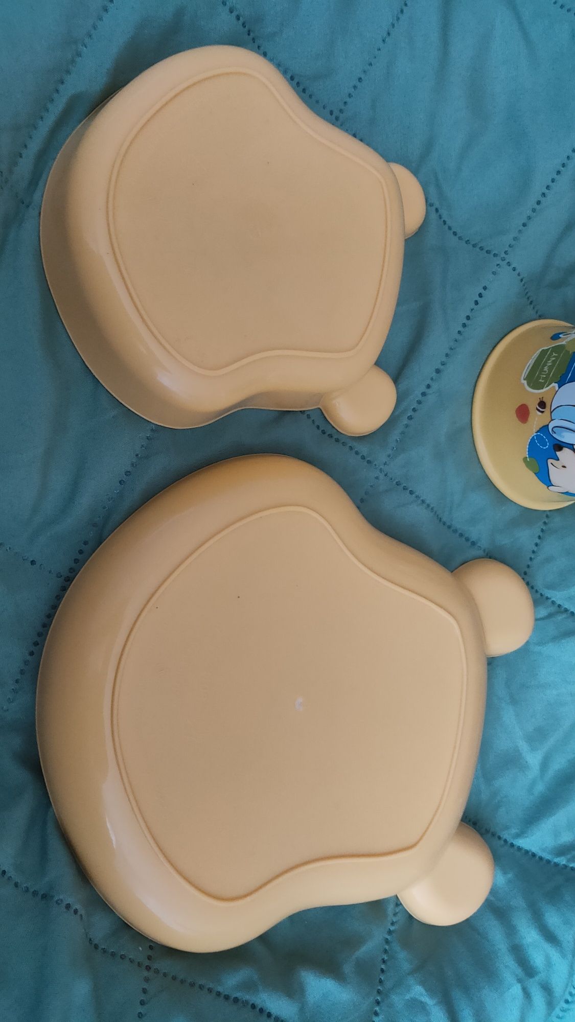 Plastikowy zestaw Kubuś Puchatek talerz miska kubek