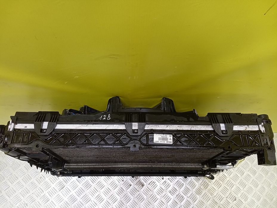 Касета радиаторів Volkswagen Touareg NF 3.0d CRCA Радиатор туарег