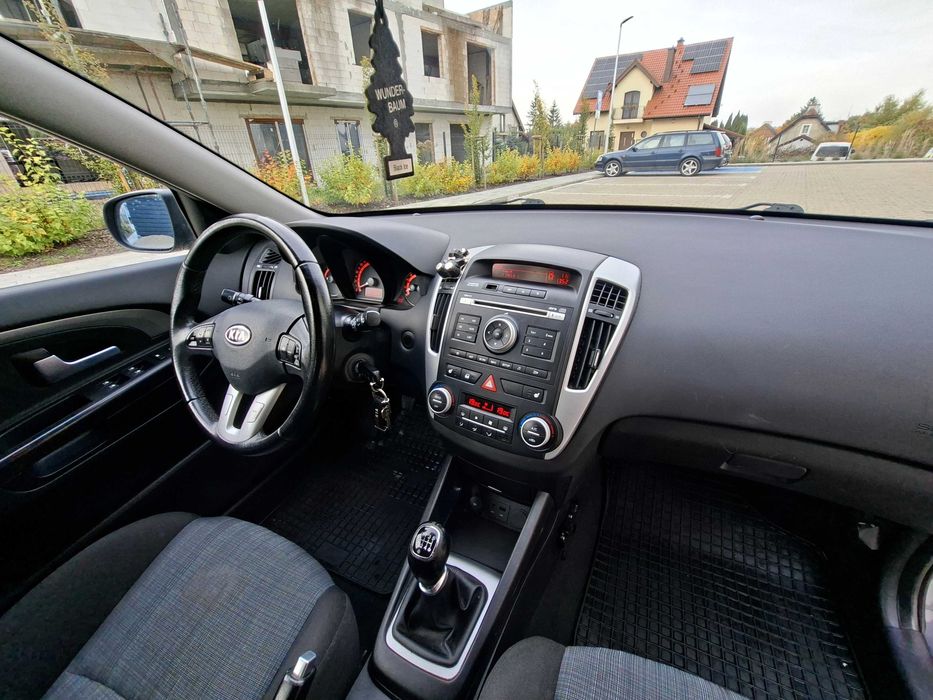 KIA Ceed 1,6  w pełni sprawna