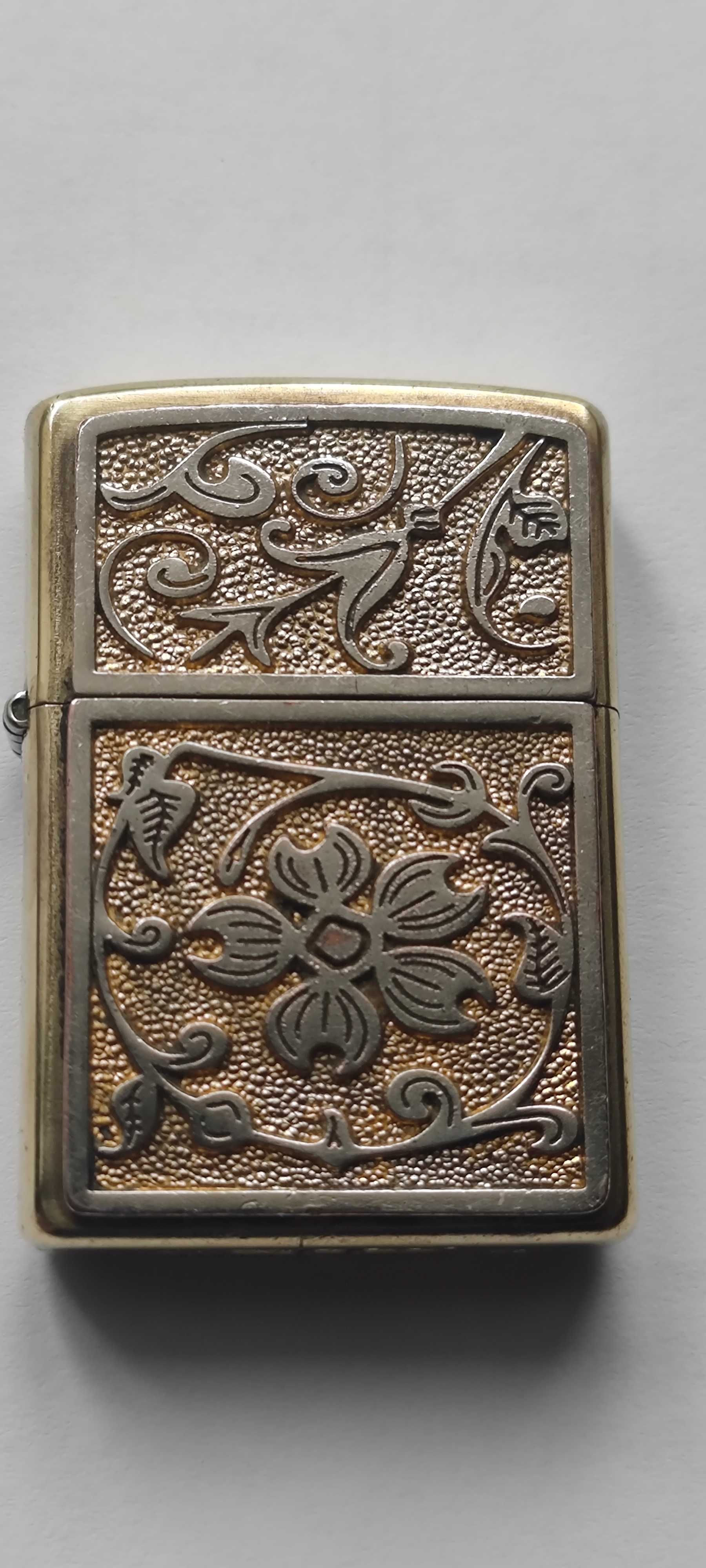 Бензиновая зажигалка Zippo gold floral flourish