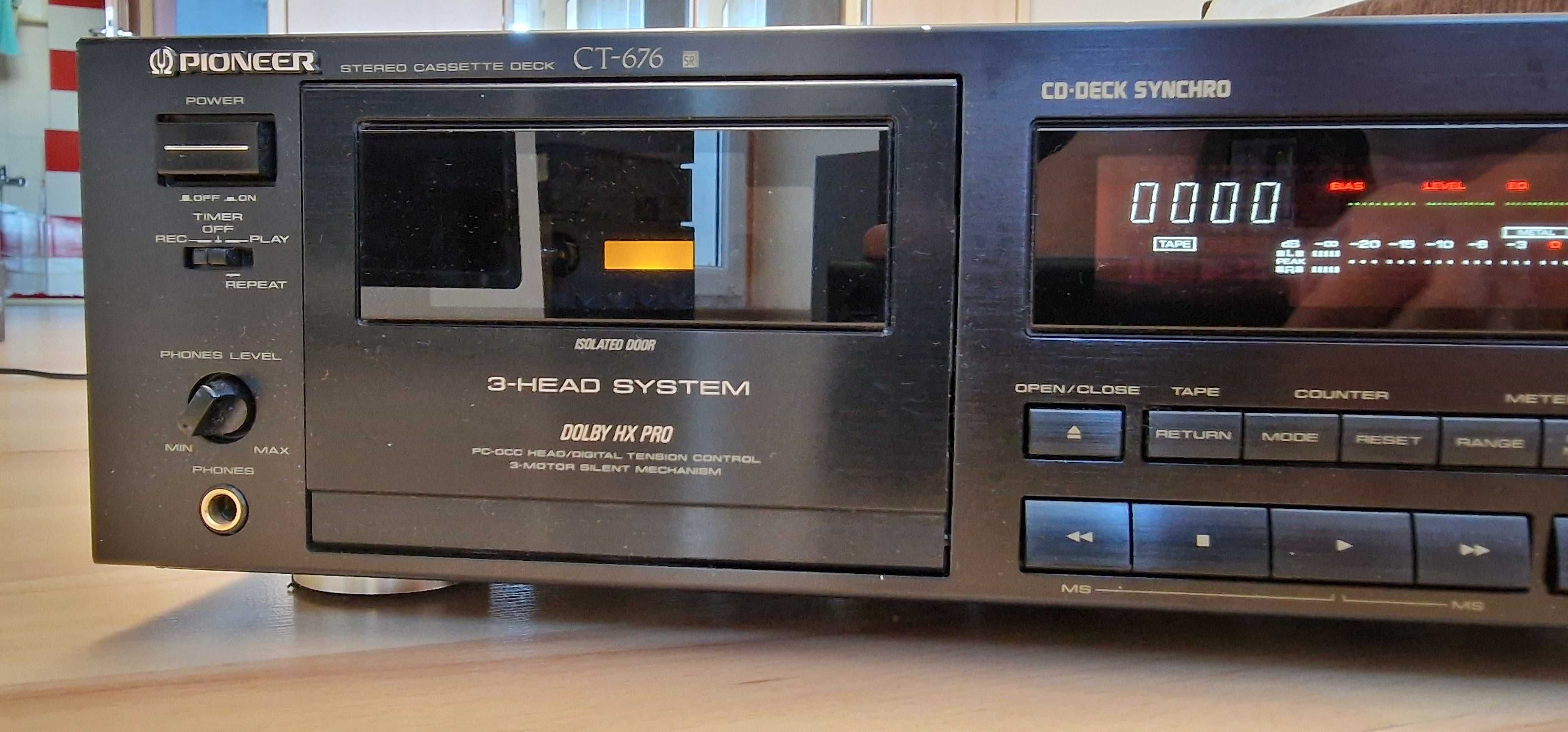 Pioneer CT-676 magnetofon