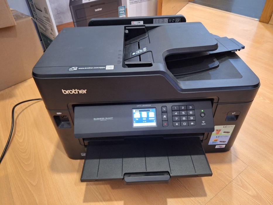 Impressora Brother LC 3217 c/ tinteiros