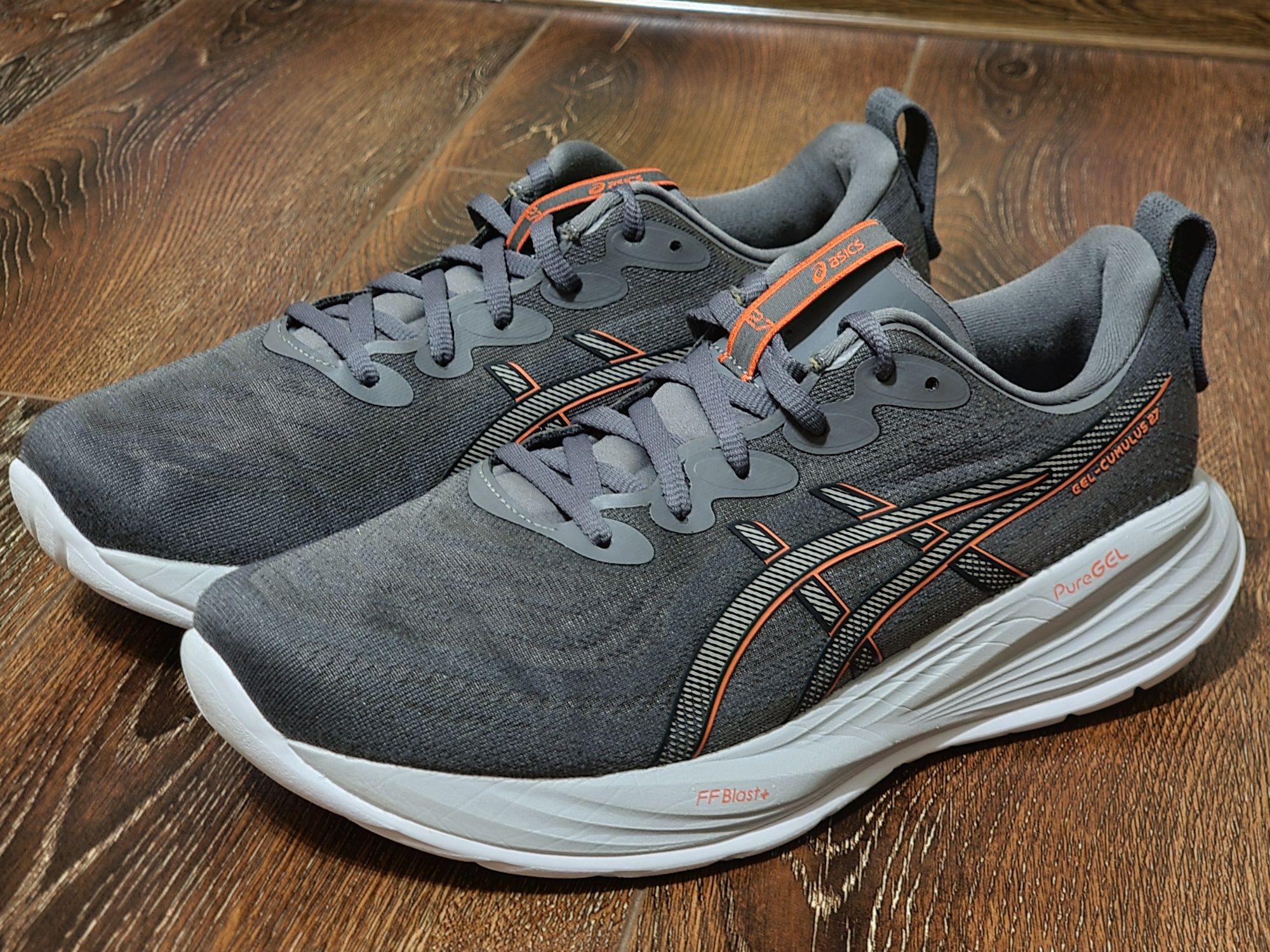 Оригінал 100% кросівки чоловічі asics comulus 27  euro 44.5