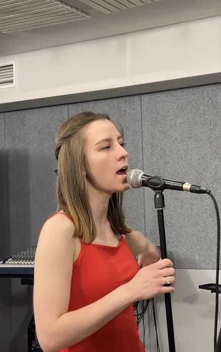 Вокал онлайн, фортепіано, викладач вокалу online