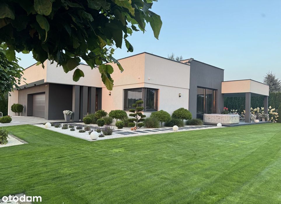 Nowoczesny dom z pięknym ogrodem i pełnym wyposażeniem