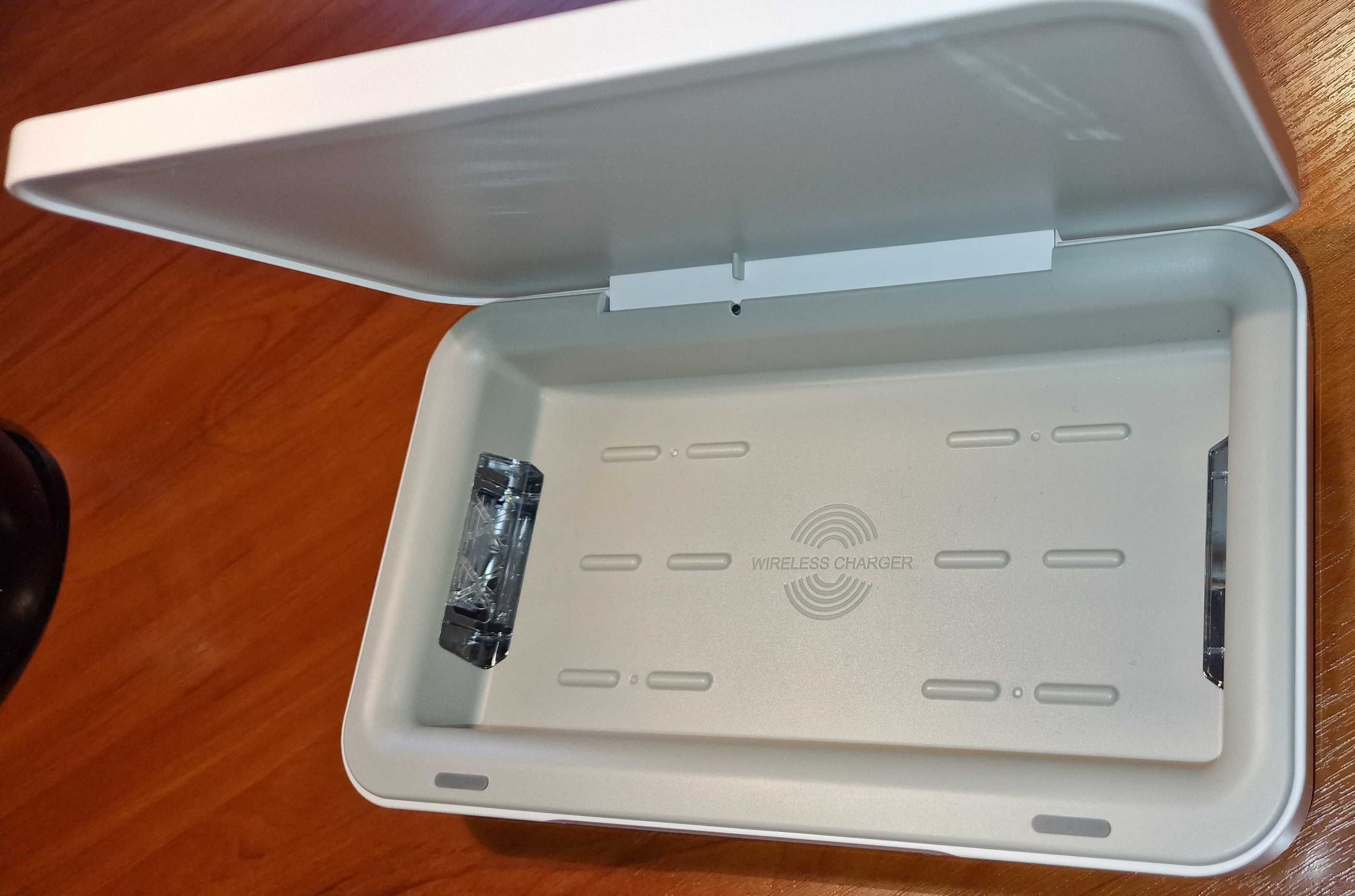 Sterylizator UV SAMSUNG z ładowarką indukcyjną GP-TOU020SABWQ Biały