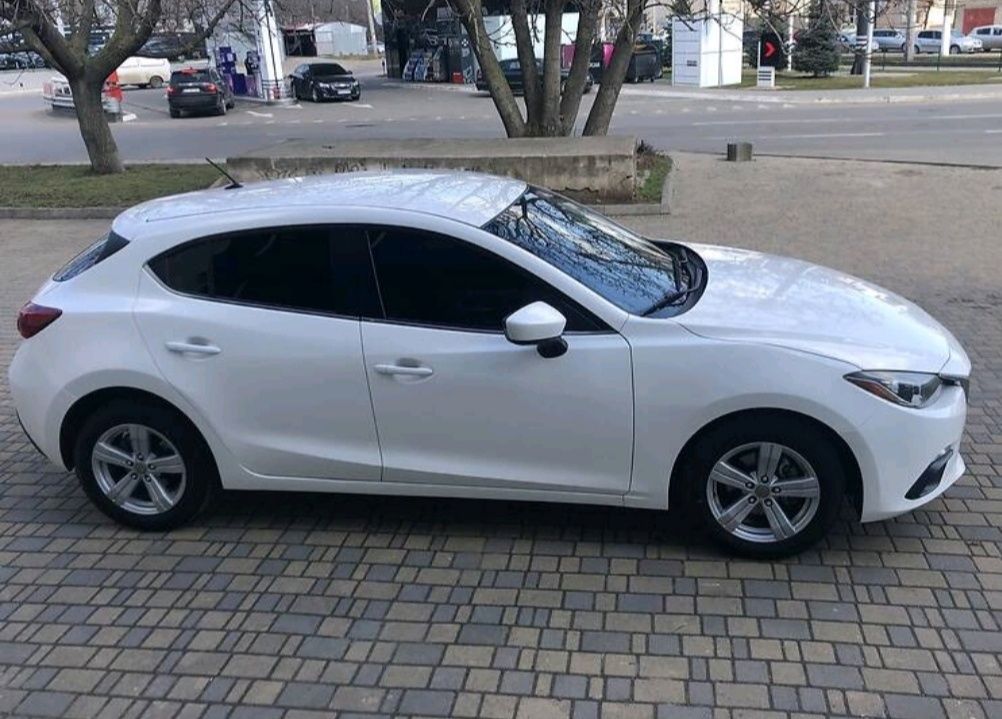 Mazda 3 хетчбек 2016