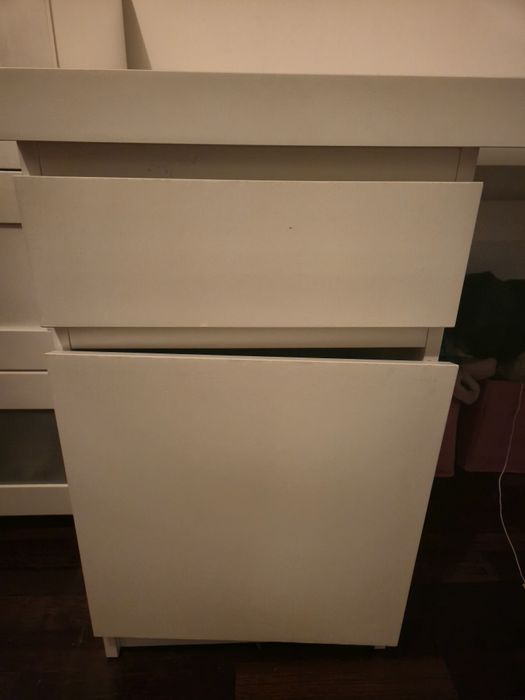 Secretária Malm usada