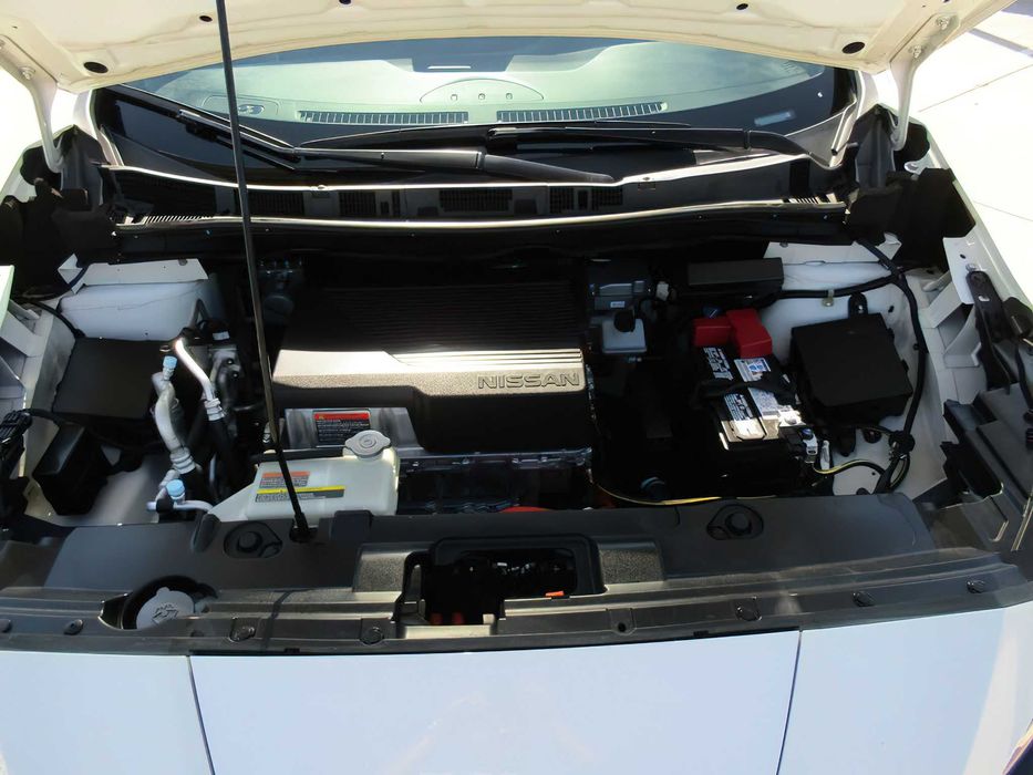 Nissan LEAF SL      2019