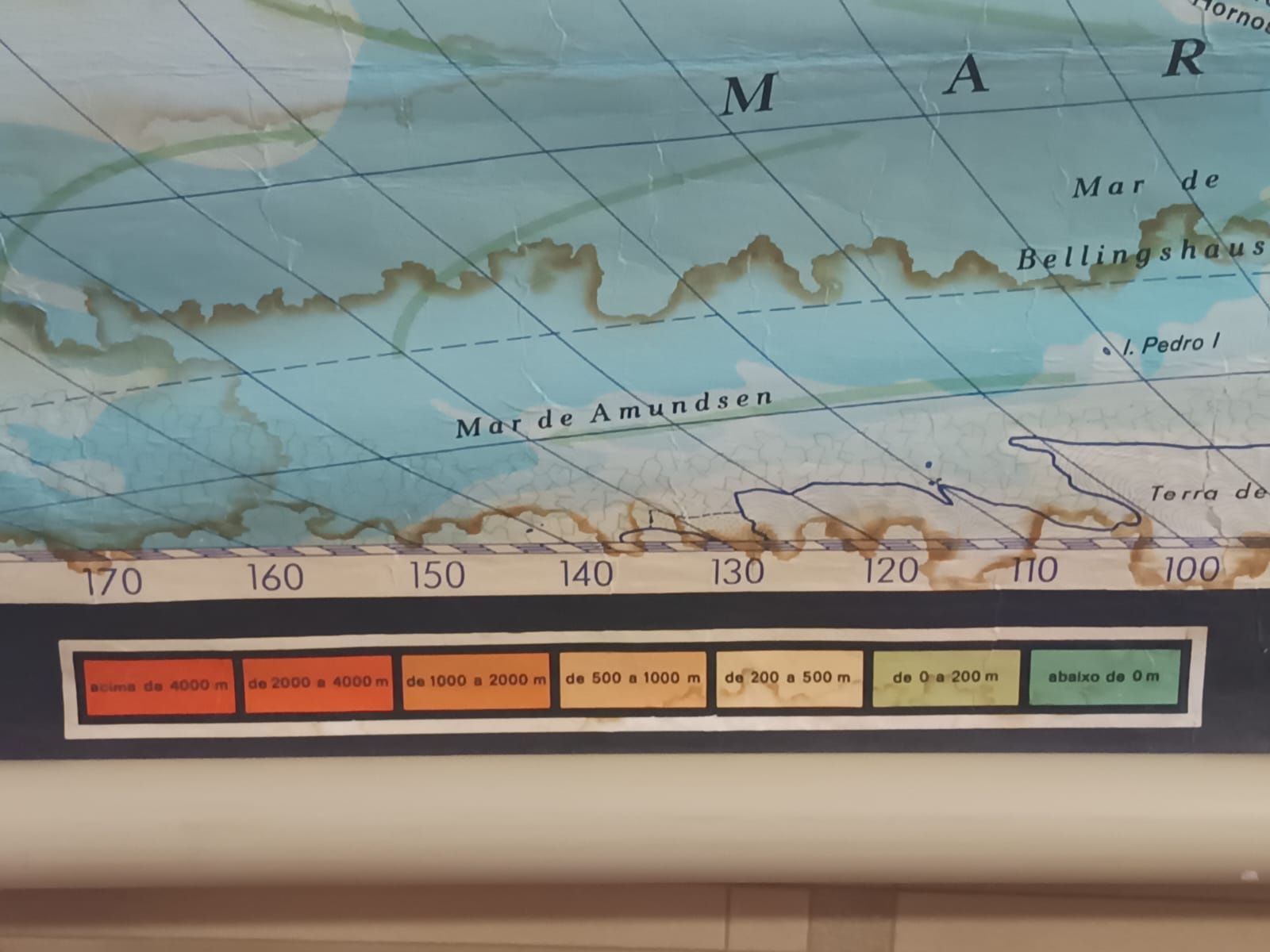 Mapa em tecido (mapa escolar do antigo regime)