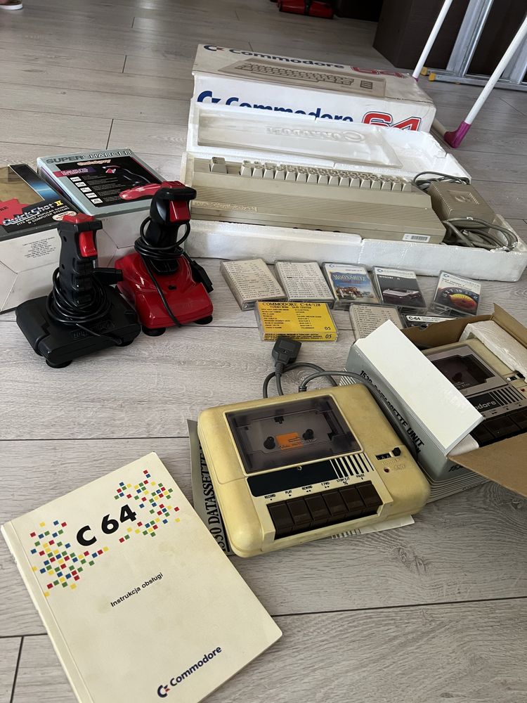 Zestaw Oryginalny Komputer Commodore C64