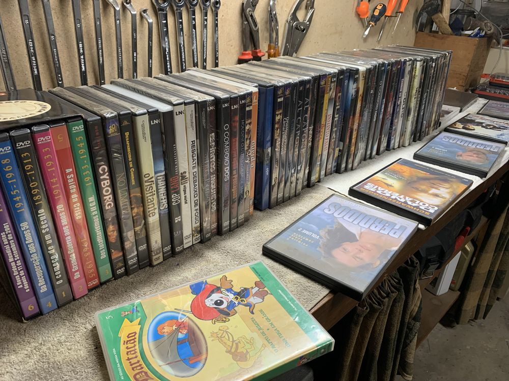Lote de 62 DVD muitos ainda selados