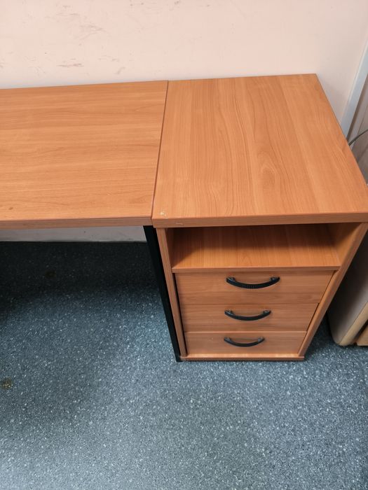 Продам офісний набір меблів