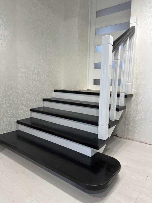 Сходи з дерева, на замовлення