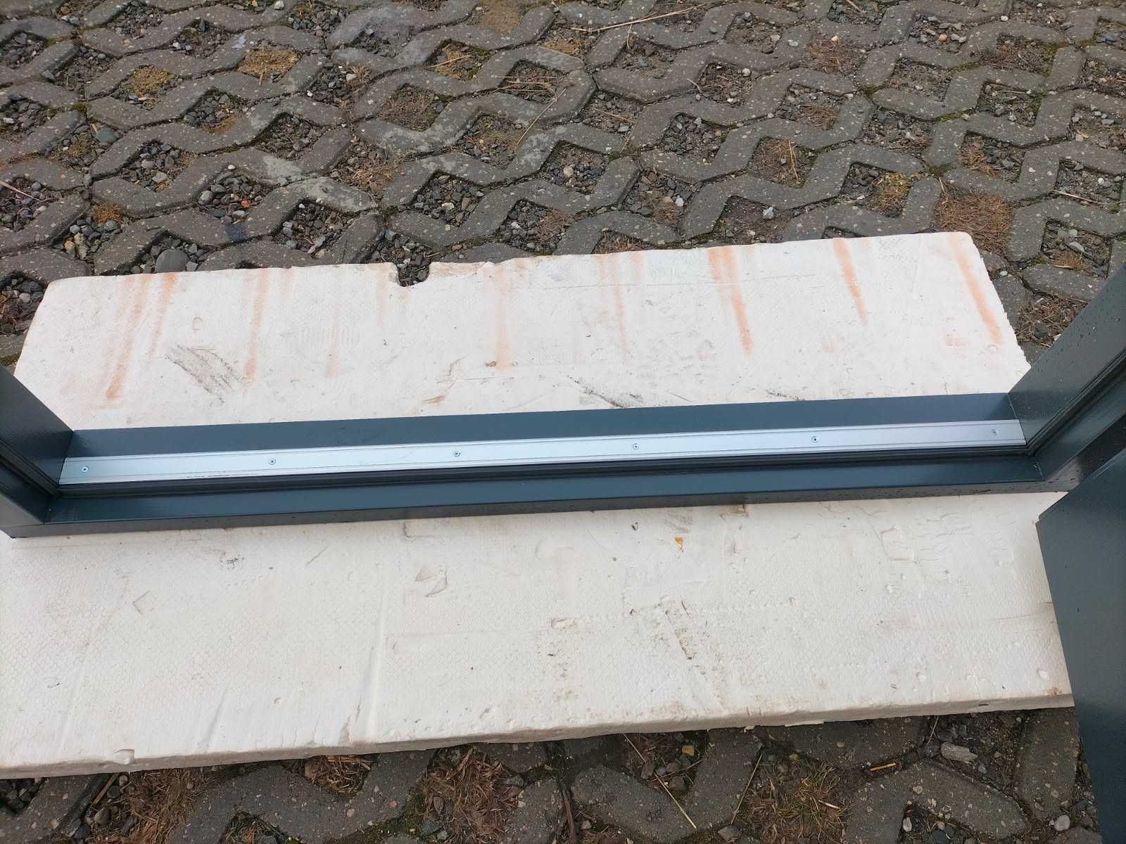 Drzwi zewnętrzne prawe