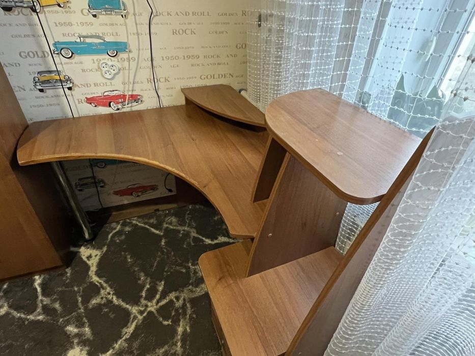 Компьютерный письменный стол