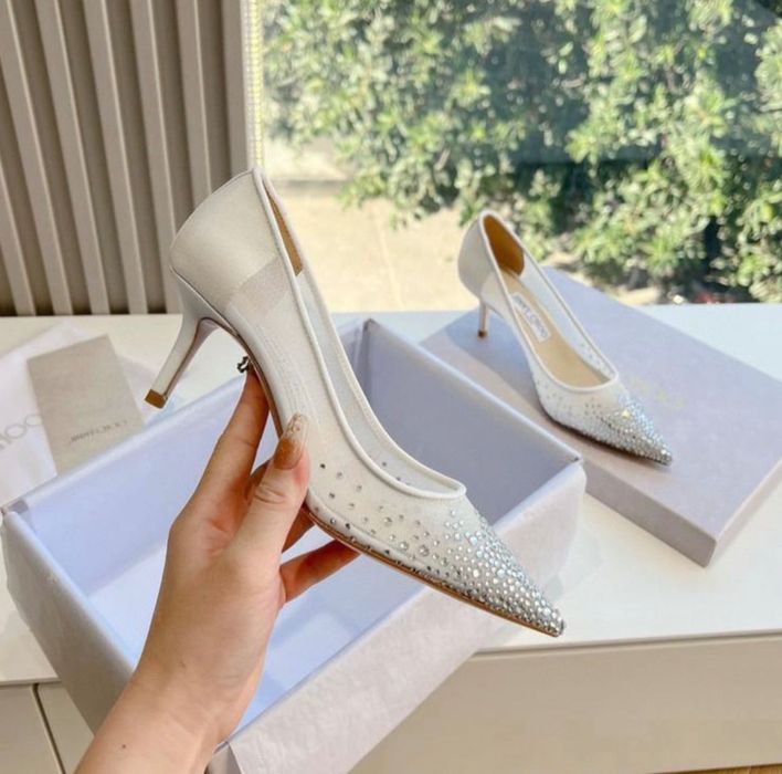 Piękne szpilki  jimmy choo białe na każdą okazję ślub