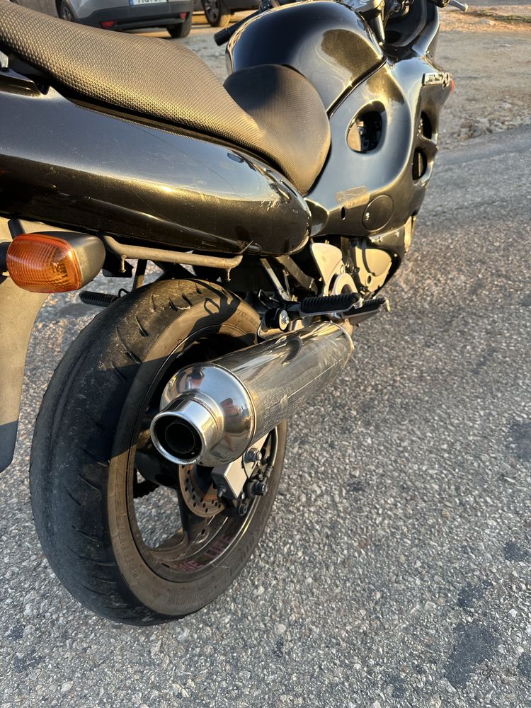 Suzuki gsx750f usada