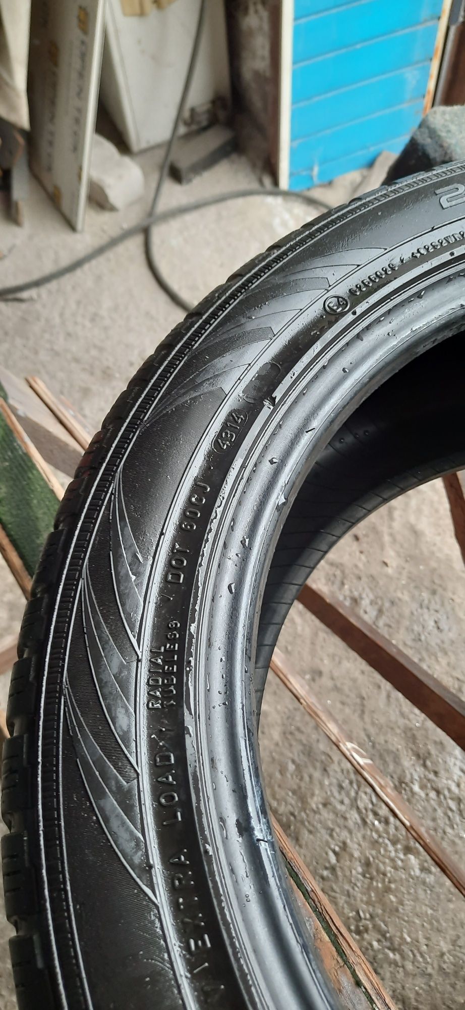 Продам шину 235/45 R17