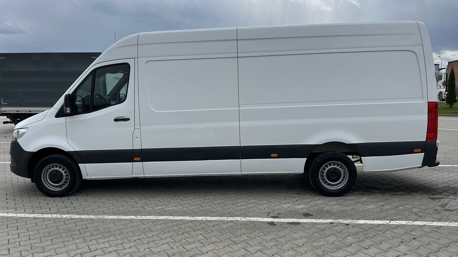 Mercedes-Benz Sprinter 317