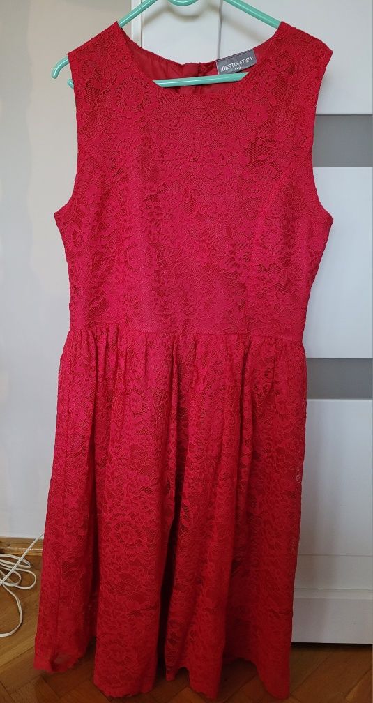 Sukienka czerwona rozmiar 152