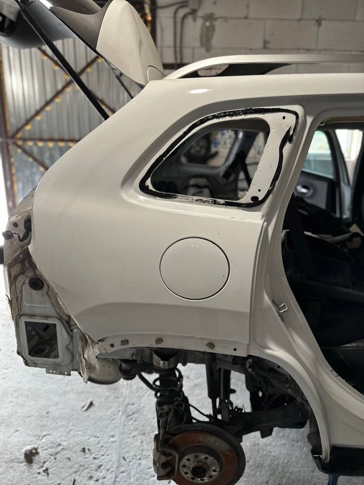Четверть задняя Jeep Cherokee