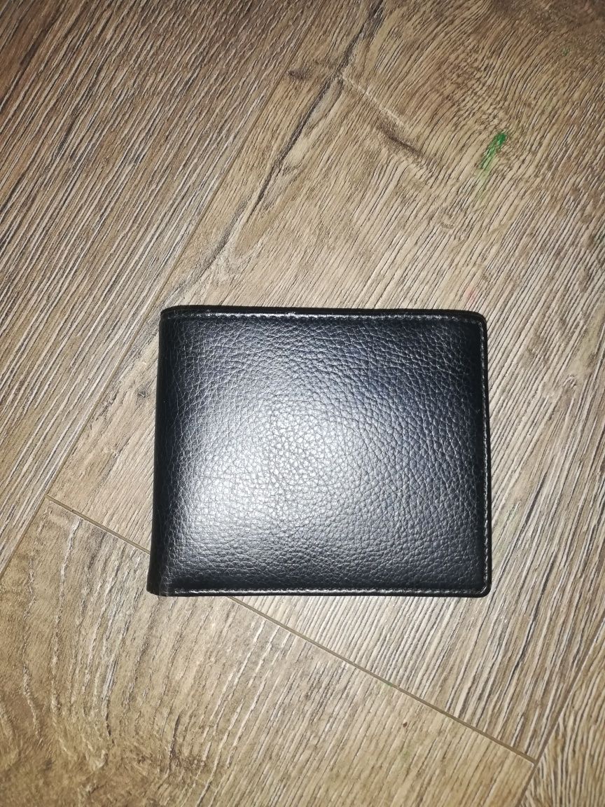 Męski czarny portfel