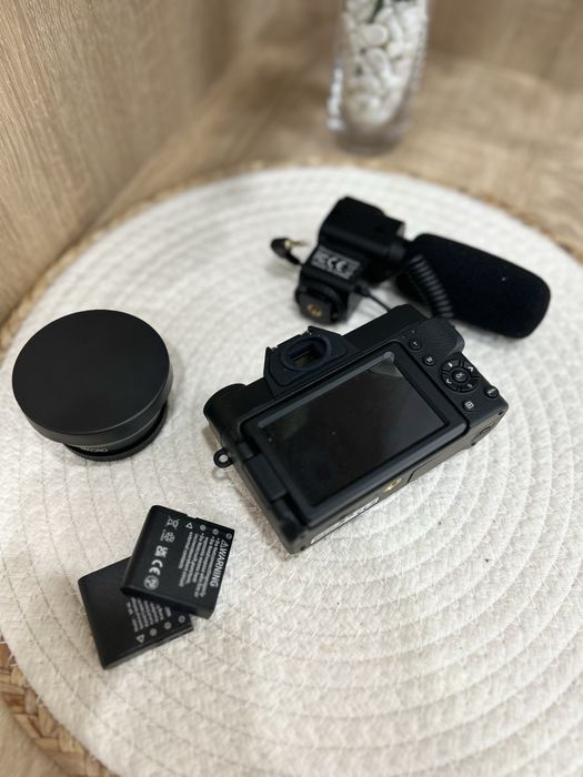 Цифрова камера 4K 56 МП з автофокусом та 16-кратним зумом поворотним е