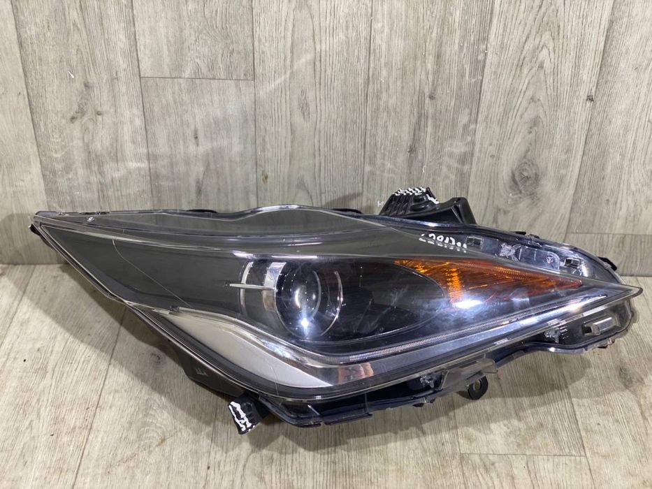 Фара правая передняя Toyota Aygo 2 ( 2014 2015 2016 2017 2018 г.)